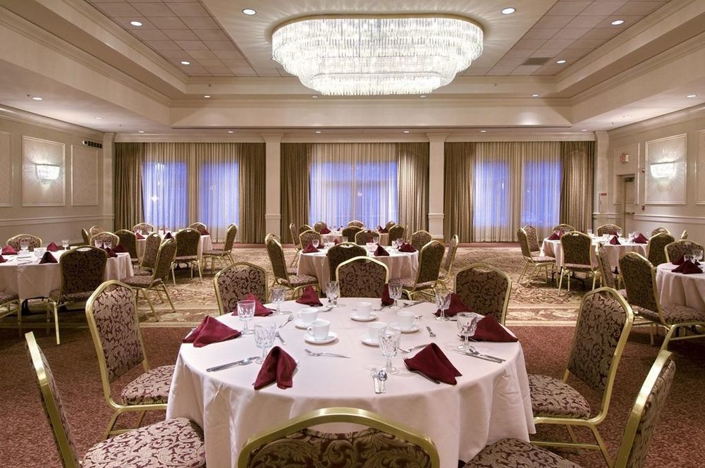 Doubletree By Hilton Akron Фейрлон Ресторан фото
