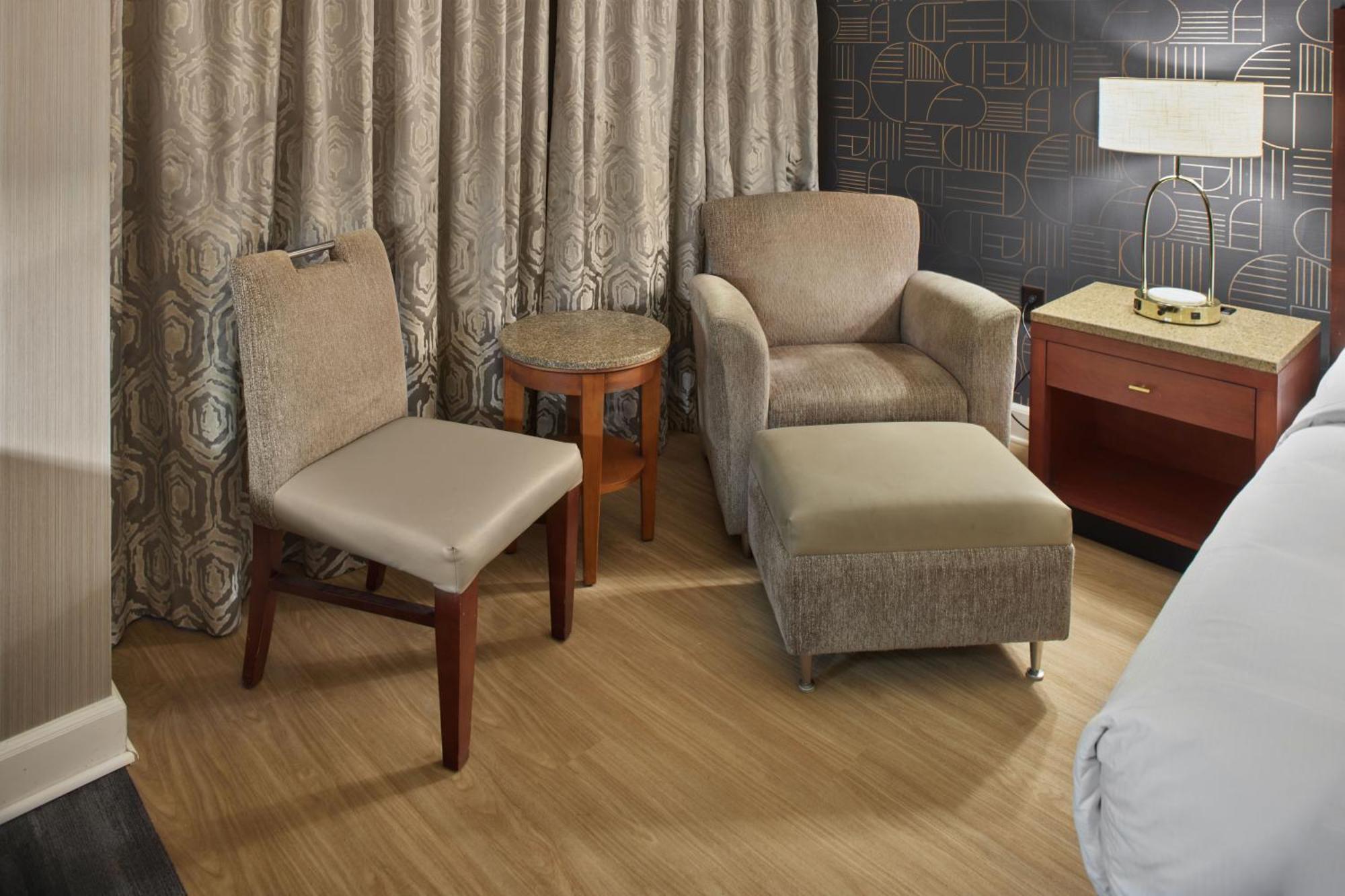 Doubletree By Hilton Akron Фейрлон Екстер'єр фото