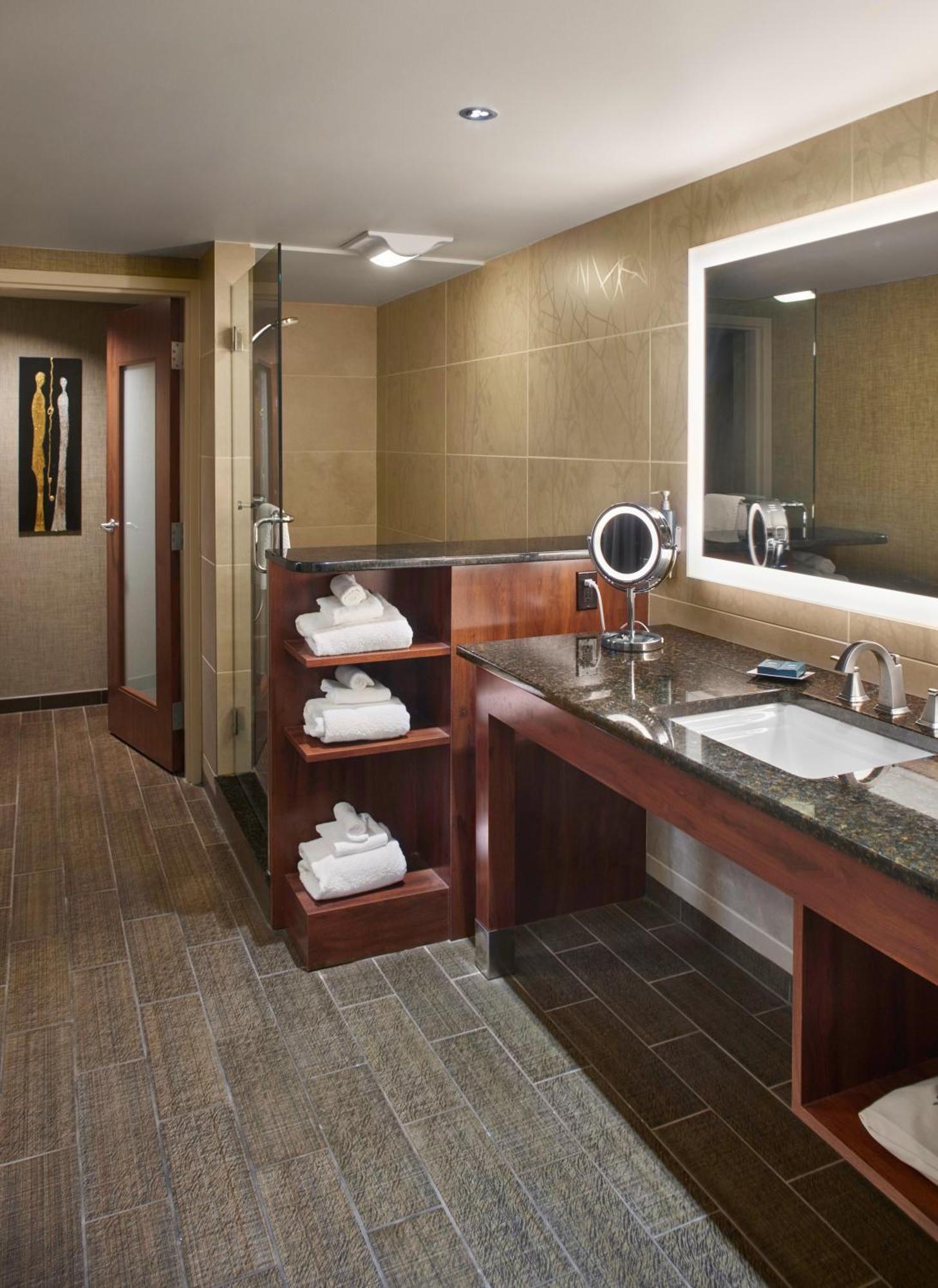 Doubletree By Hilton Akron Фейрлон Екстер'єр фото